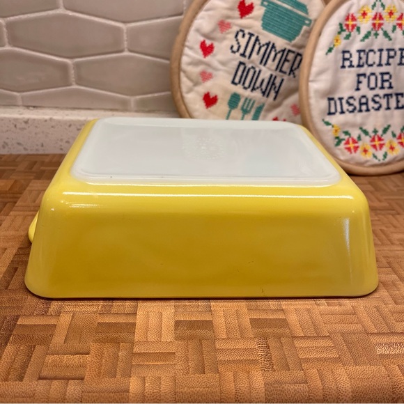 ✨Vintage Pyrex ✨Fridgie refrigerator dish with glass lid yellow - Picture 7 of 10